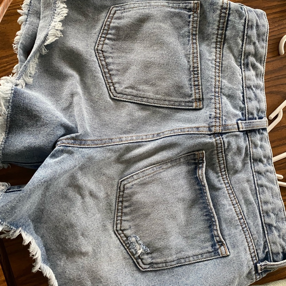 Size 27 shorts